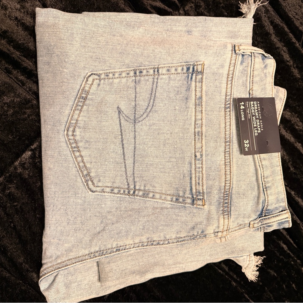 American Eagle Women’s Baggy Jeans
